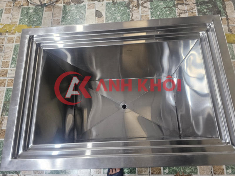 Thùng đá inox có chân và bánh xe
